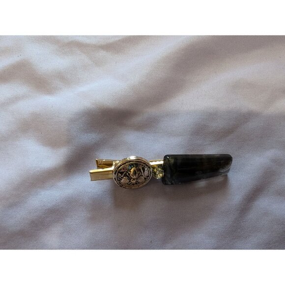 Vintage Gold Tone Tie Clip With Celtic Knot Design - Picture 2 of 4